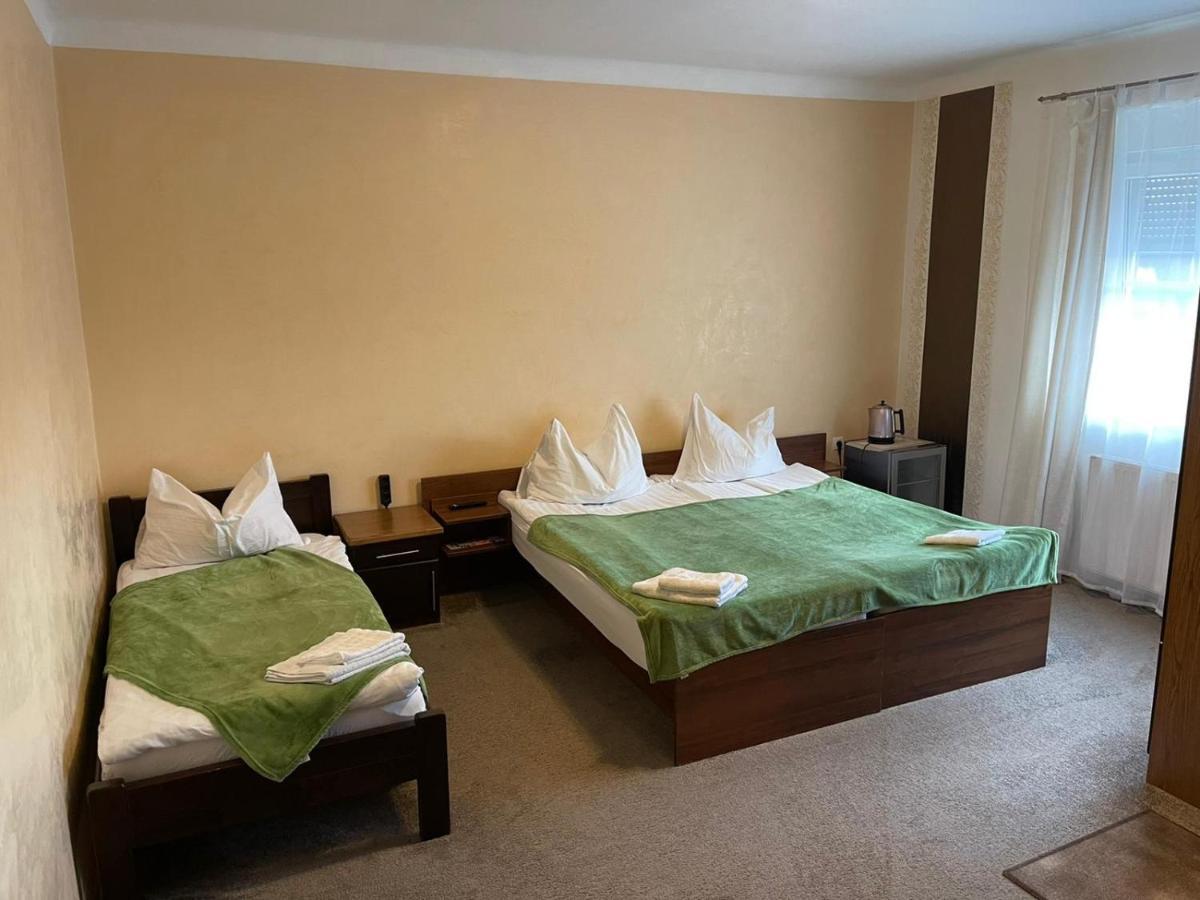 451 Rooms Graz Bagian luar foto
