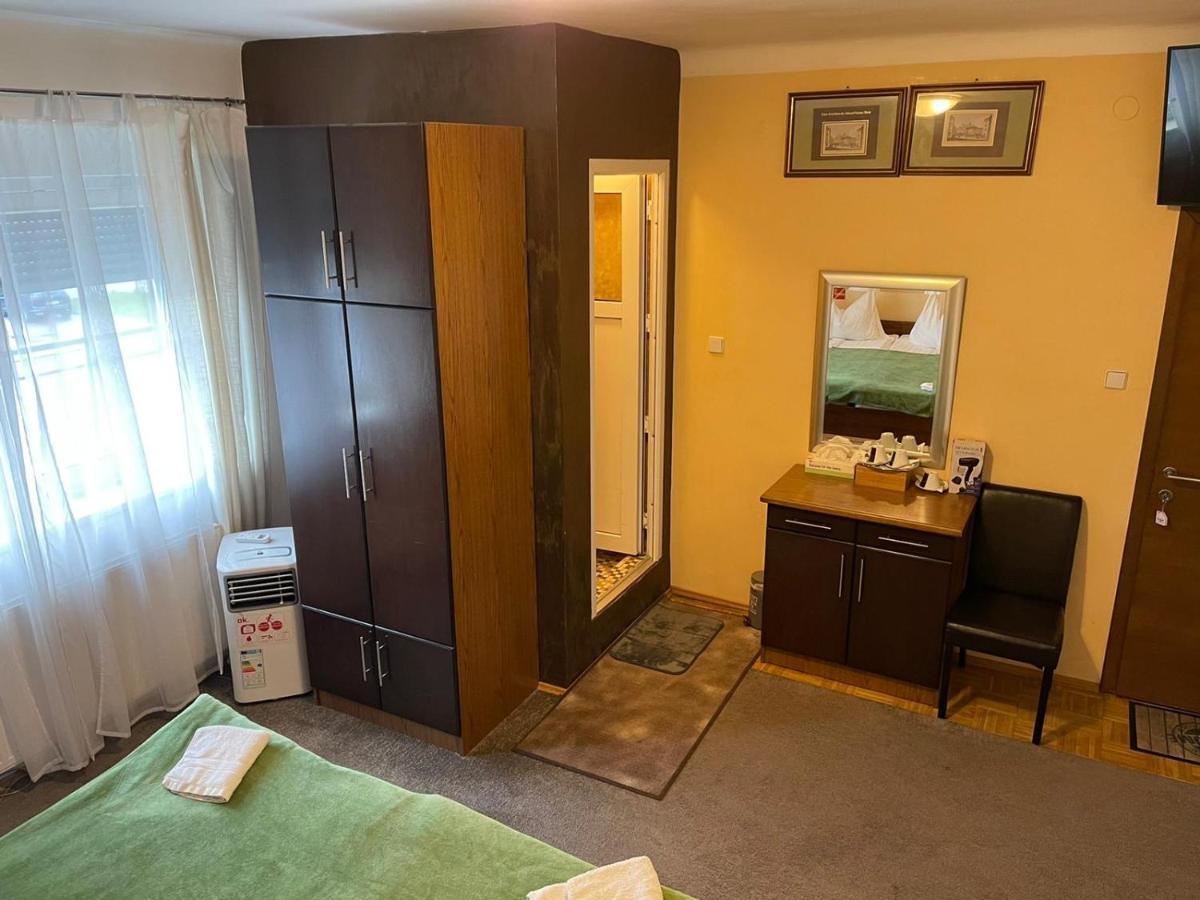 451 Rooms Graz Bagian luar foto