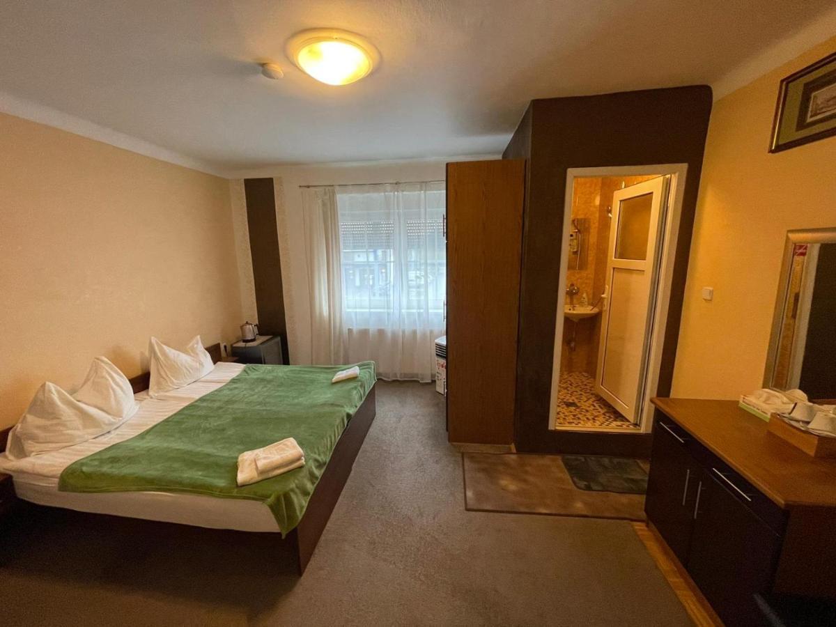 451 Rooms Graz Bagian luar foto