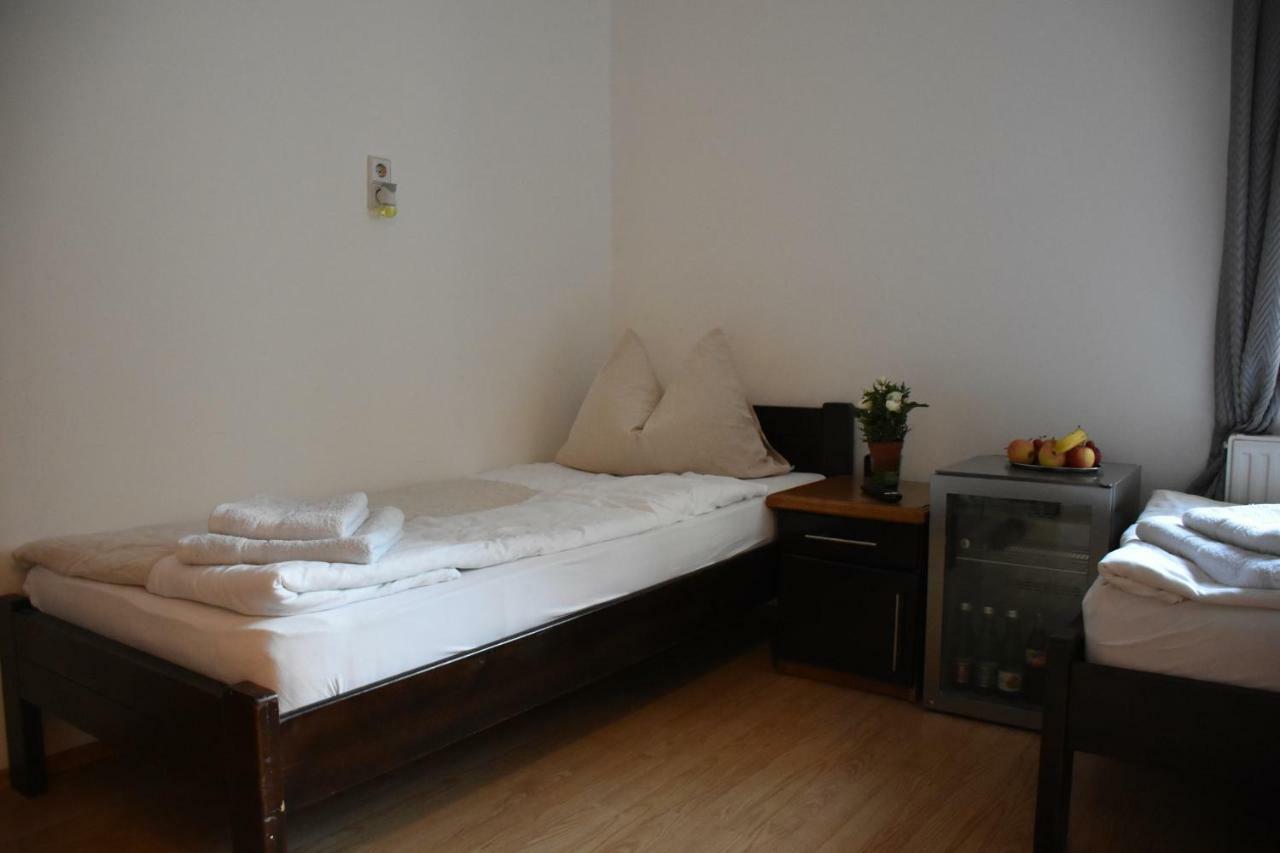 451 Rooms Graz Bagian luar foto