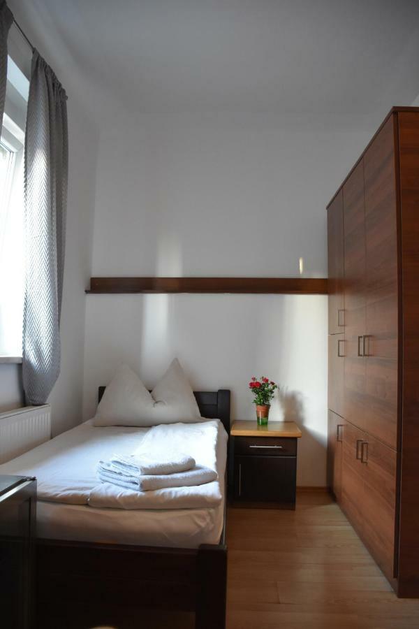 451 Rooms Graz Bagian luar foto