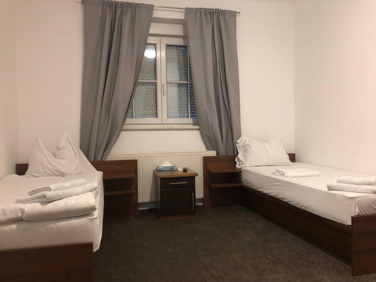 451 Rooms Graz Bagian luar foto