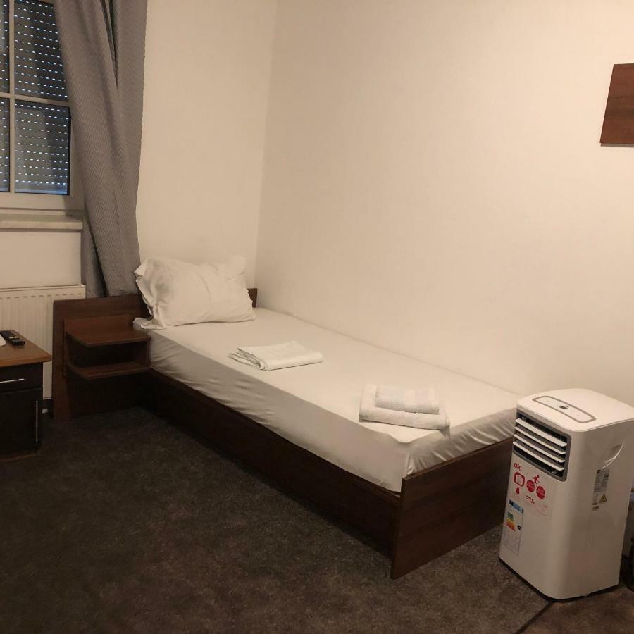 451 Rooms Graz Bagian luar foto
